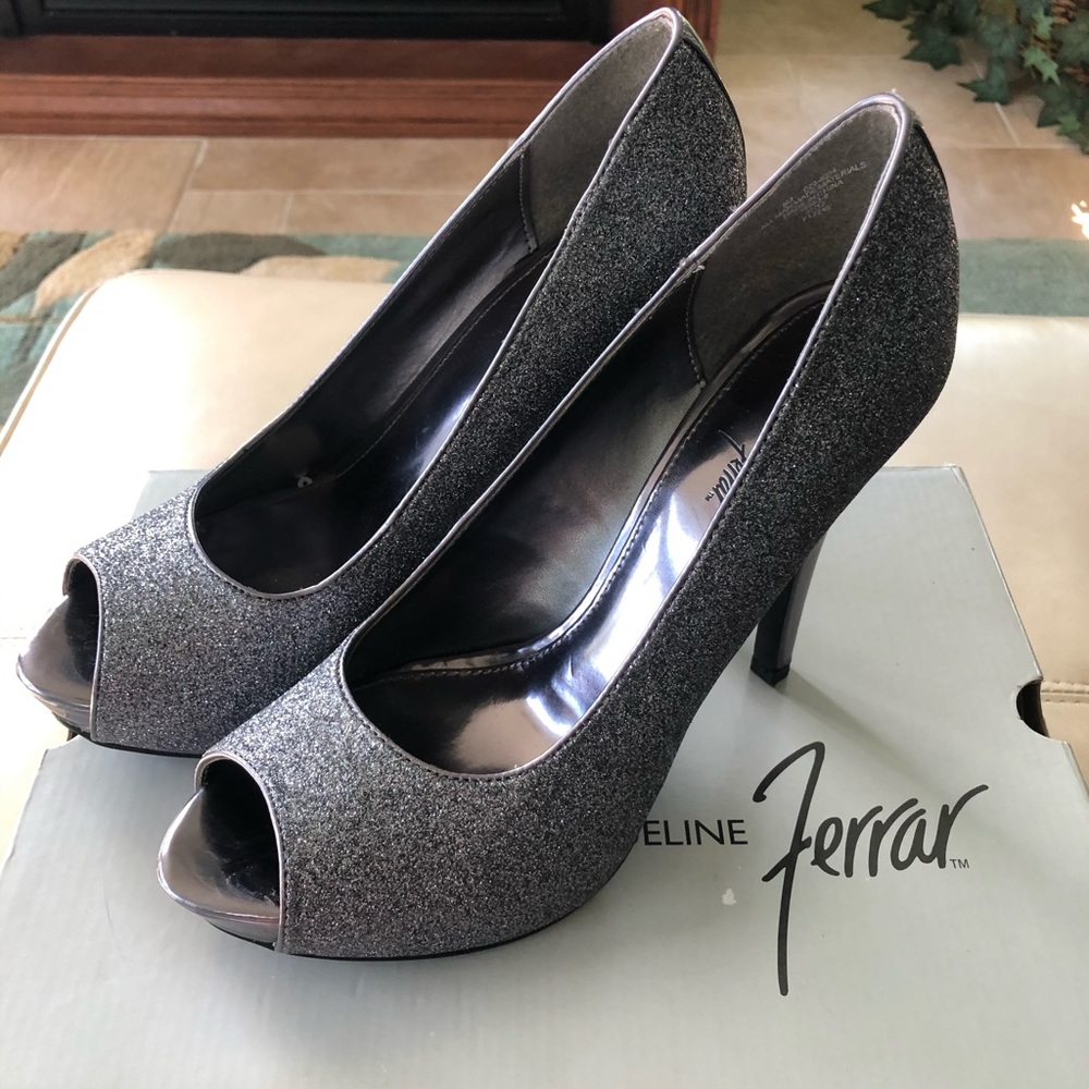 [Jacqueline Ferrar] Pewter Glitter platform heels